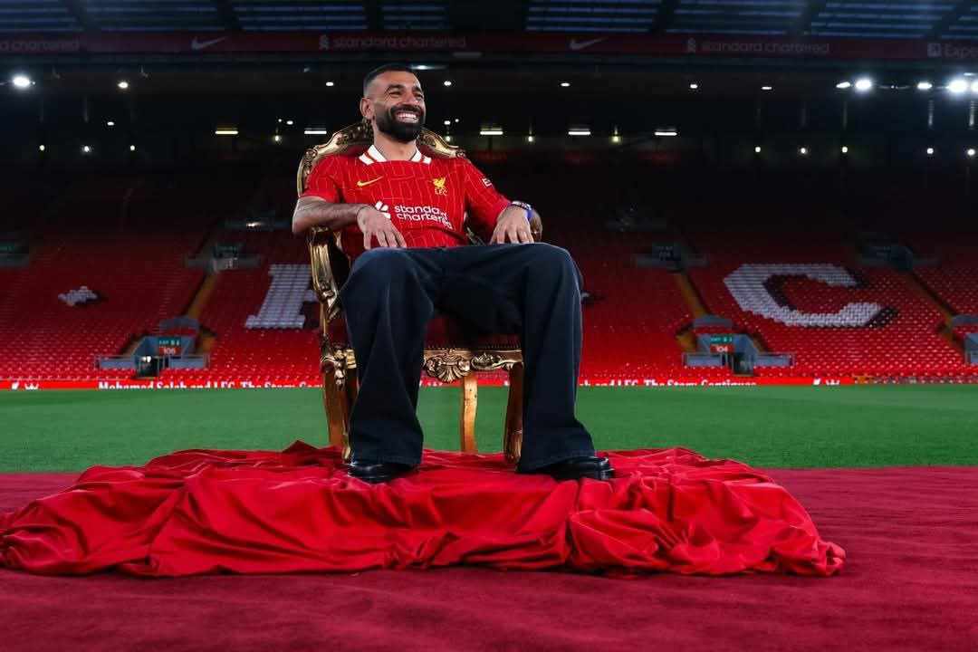 ليفربول يواصل احتفاله بتجديد صلاح: هنا آنفيلد.. هنا منبع الأساطير