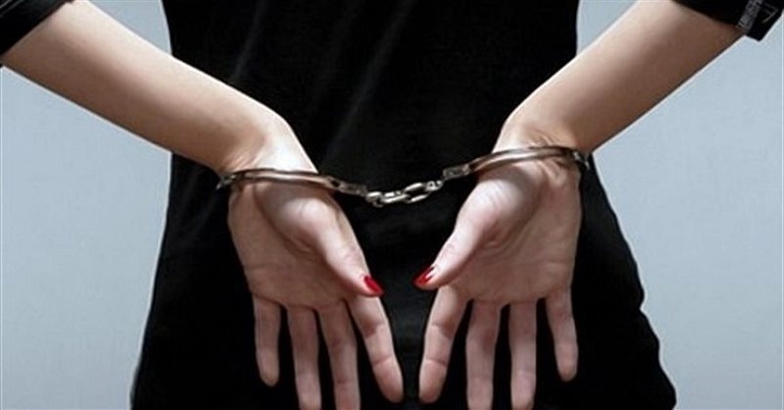 ربة منزل تطعن شقيق زوجها بمقص في سوهاج